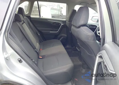 2021 Toyota Rav4 Le z USA, uszkodzony, nr VIN 2T3F1RFV4MC217407